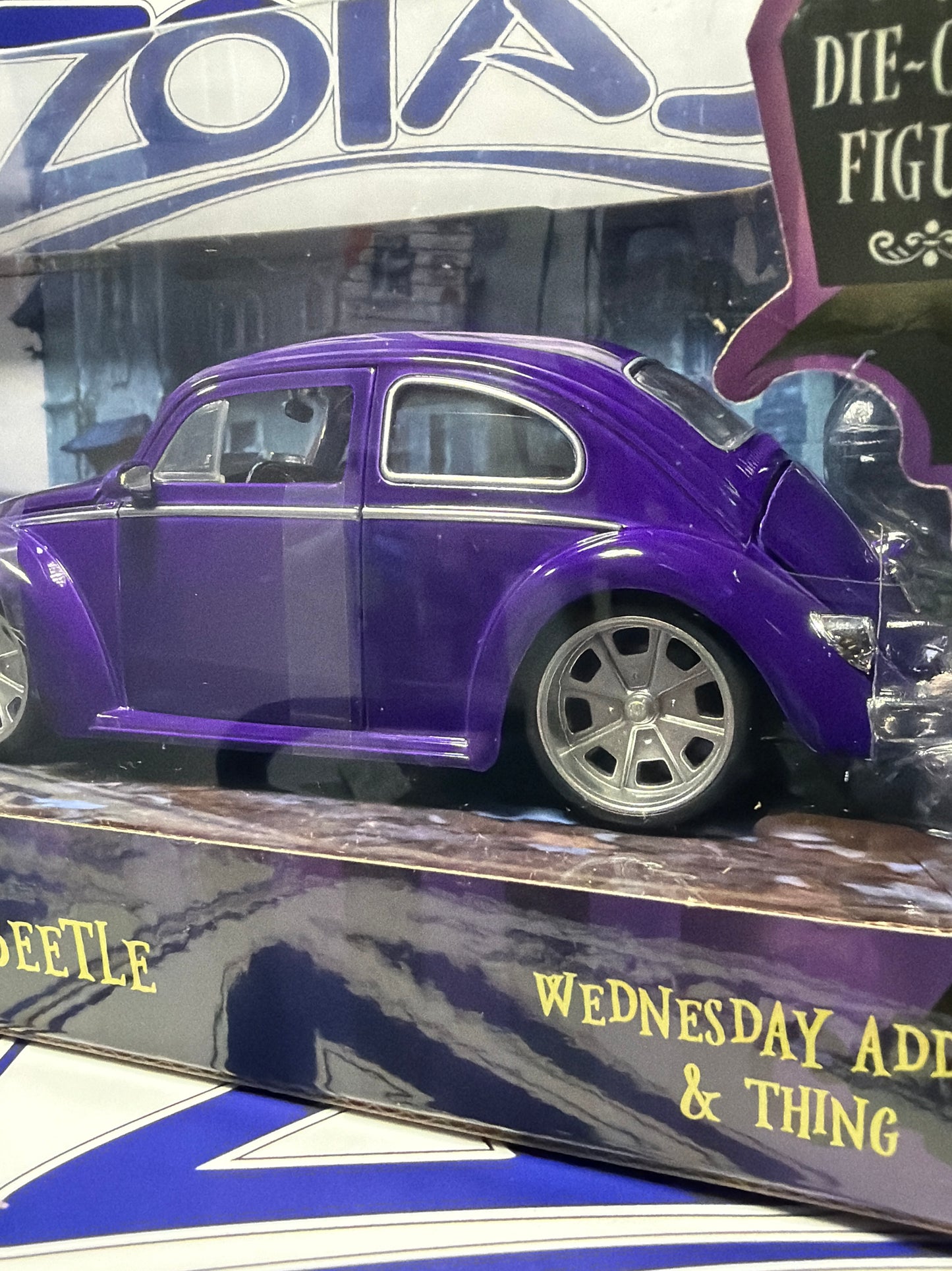 35131 VOLKSWAGEN BEETLE & WEDNESDAY ADDAMS