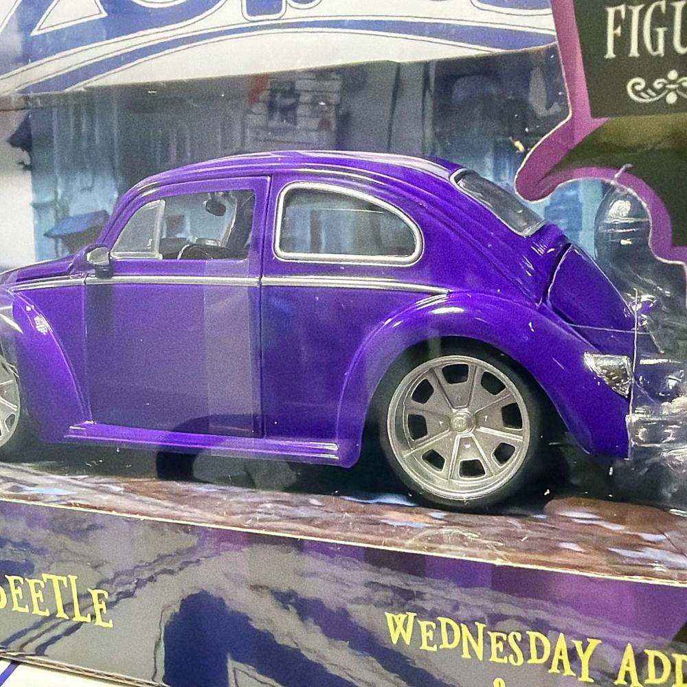 35131 VOLKSWAGEN BEETLE & WEDNESDAY ADDAMS