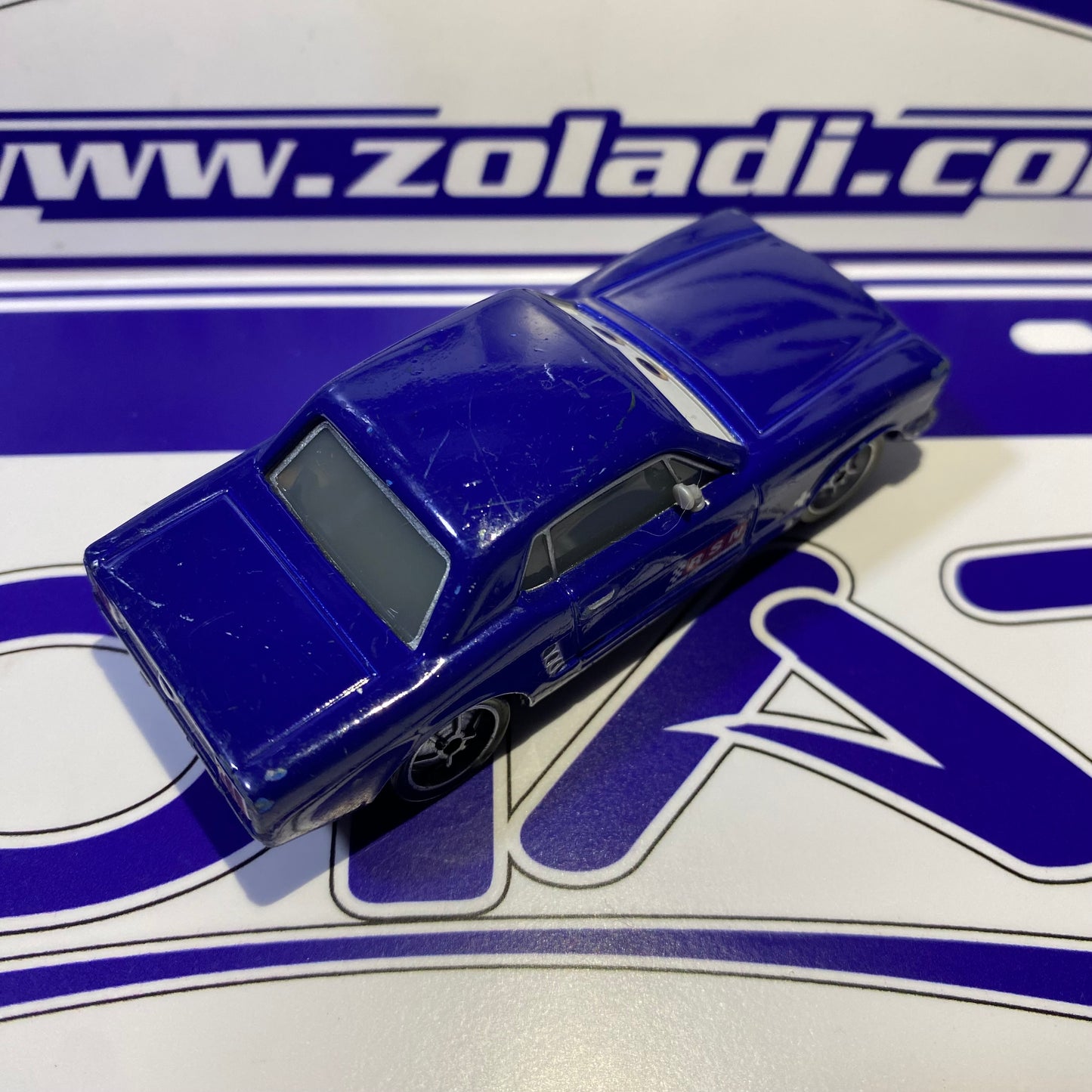 SU V8877 BRENT MUSTANG BURGER CARS