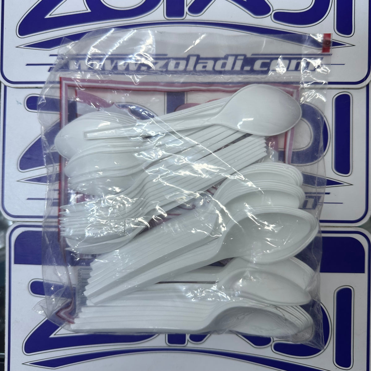1 PAQUETE DE 50 CUCHARAS DESCARTABLES