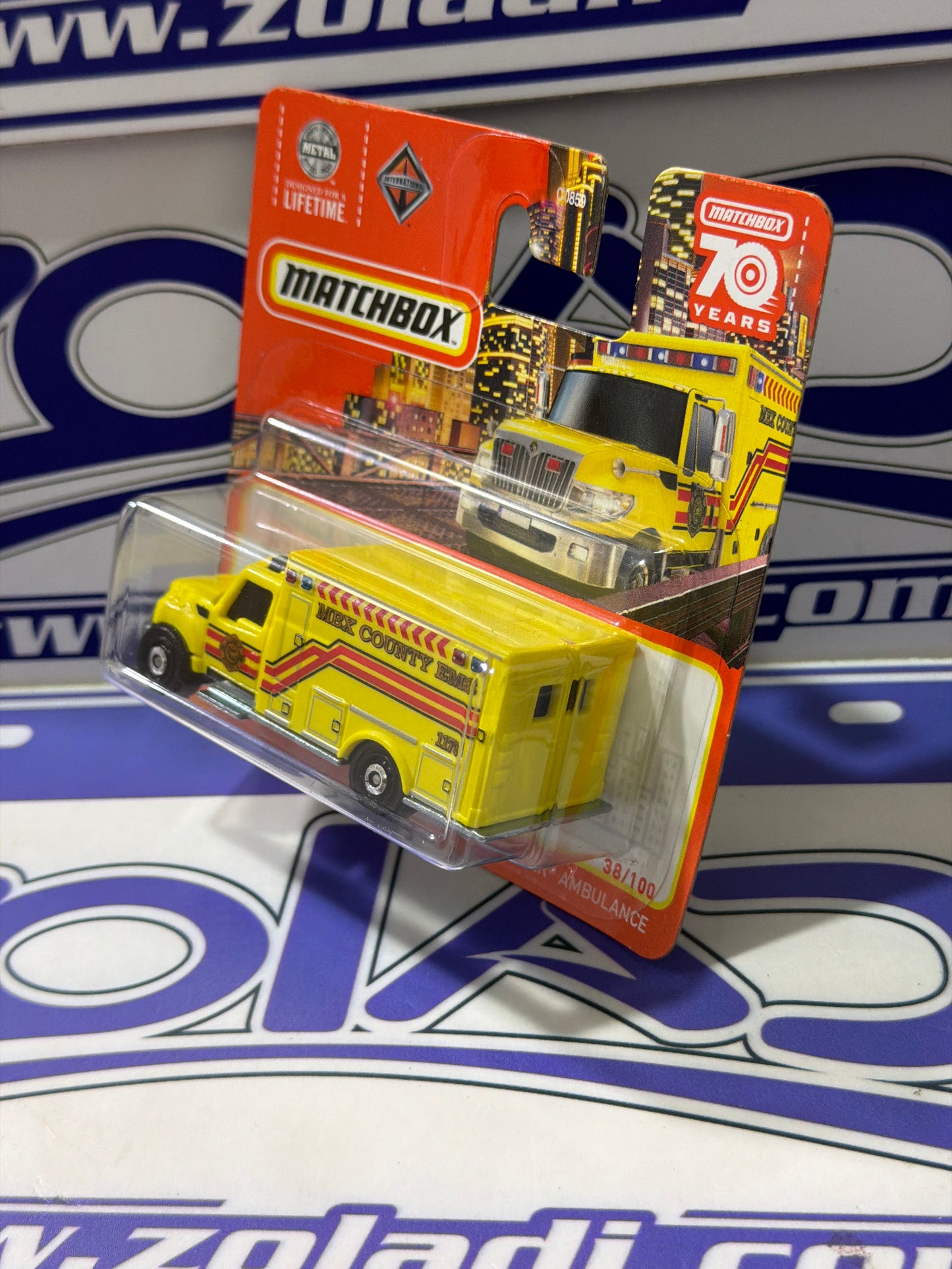 HLD08 INTERNATIONAL WORKSTAR AMBULANCE