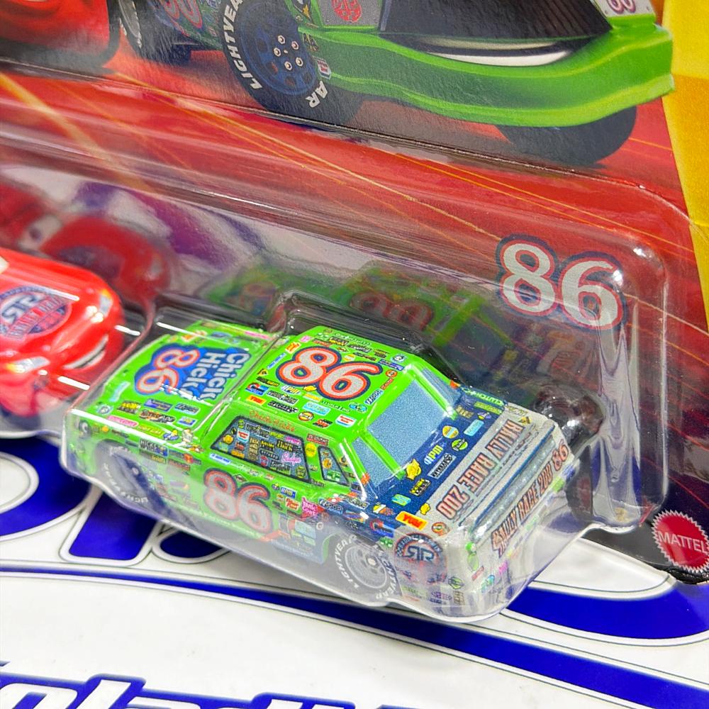 JDH47 LIGHTNING MCQUEEN RAYO MCQUEEN Y CHICK HICKS CARS