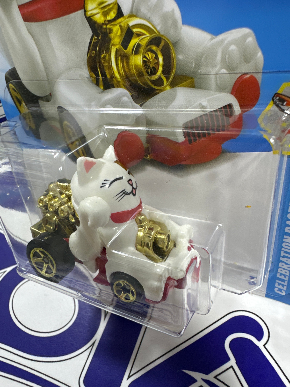 HYW52 FELINE LUCKY