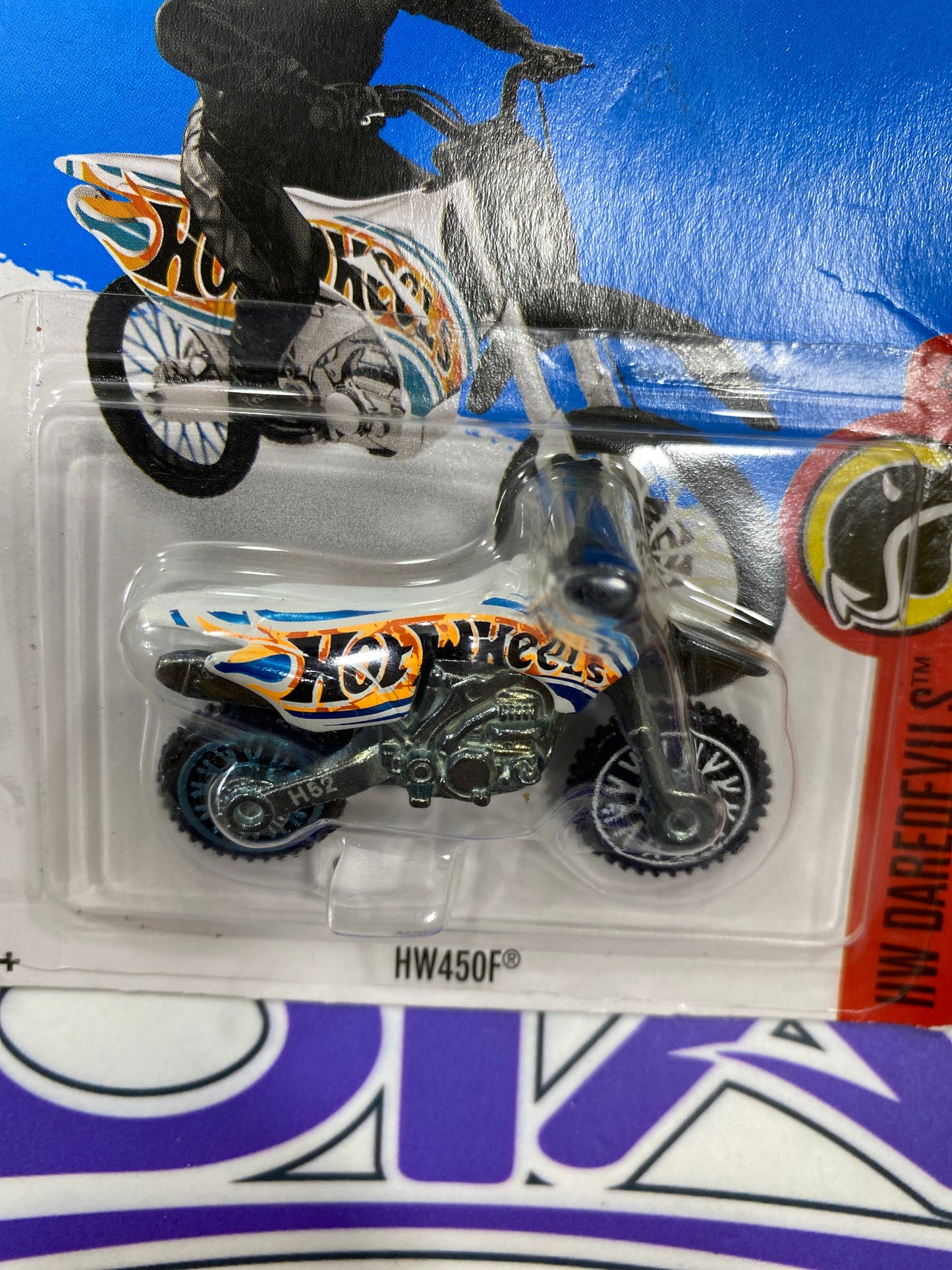 HW450F Hot Wheels disponible en Zoladi Lima