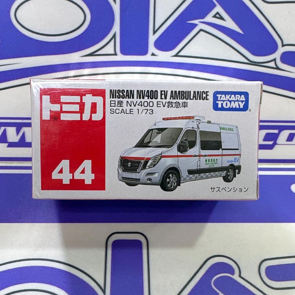 44 NISSAN NV400 AMBULANCIA TOMICA