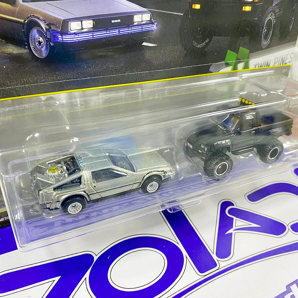 JHW48 BACK TO THE FUTURE TIME MACHINE / 1987 TOYOTA PICKUP TRUCK / CAMIONNETTE