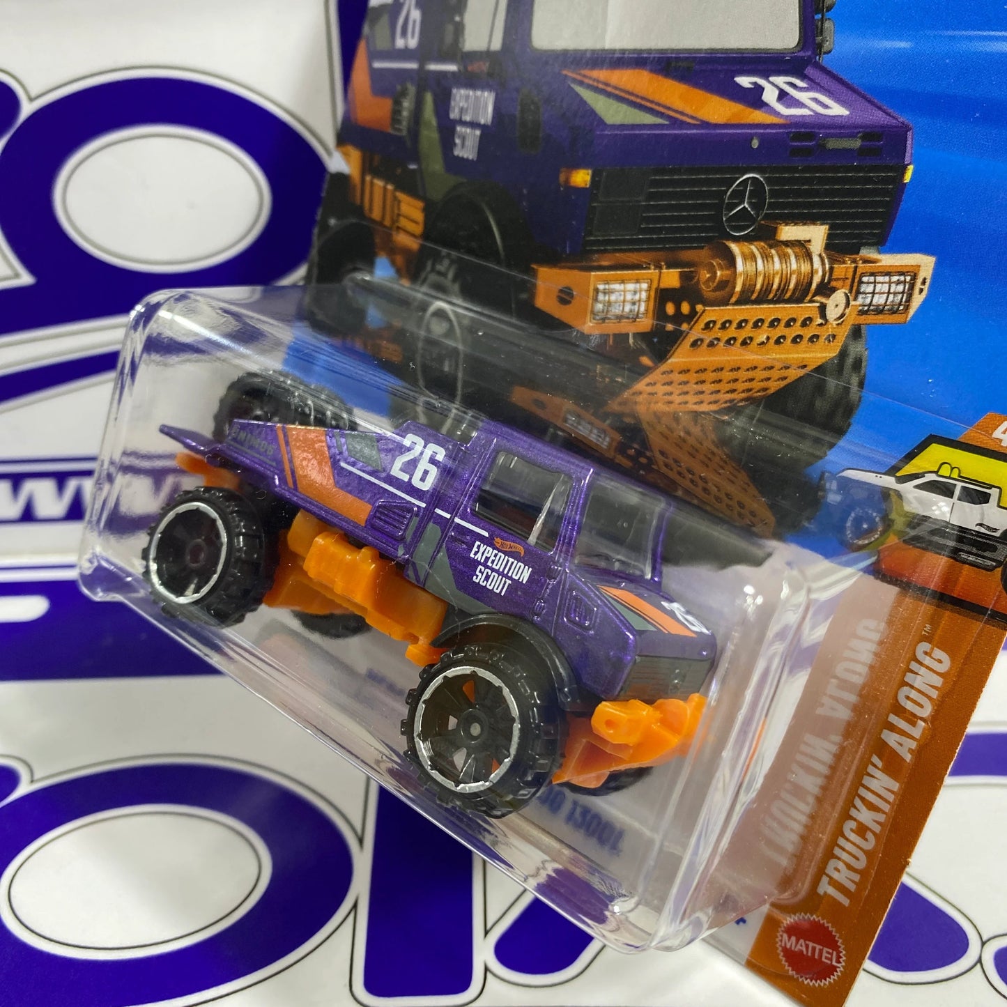 Hot Wheels MERCEDES BENZ UNIMOG 1300L tienda Zoladi