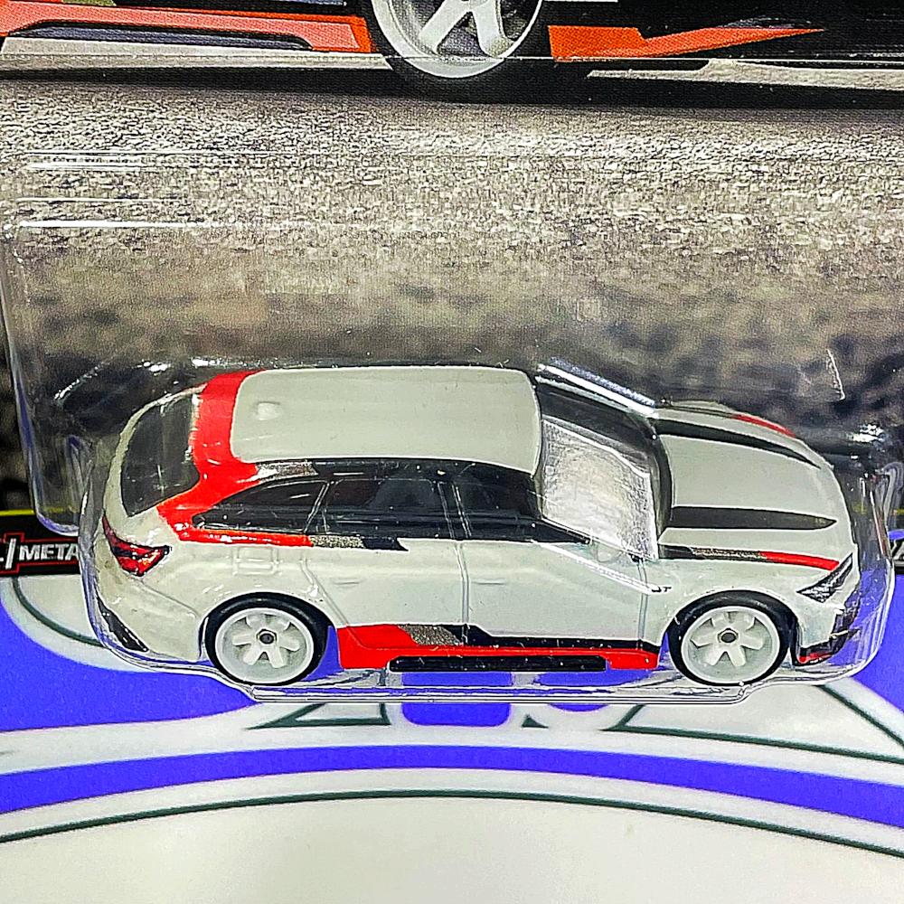 JBK51 AUDI RS 6 AVANT