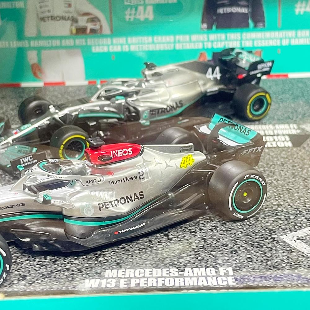 1/43 PACK FORMULA 1 MERCEDES AMG PETRONAS