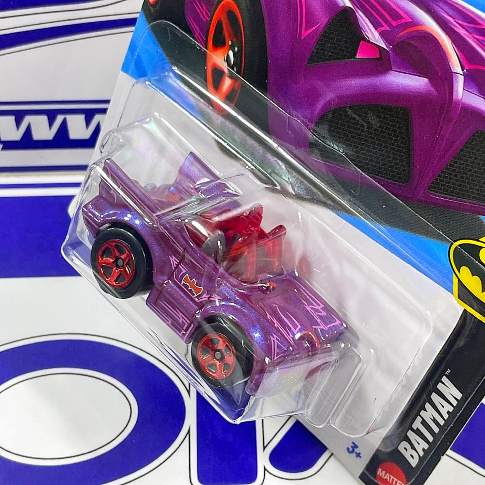 JJJ96 CLASICC TV SERIES BATMOBILE