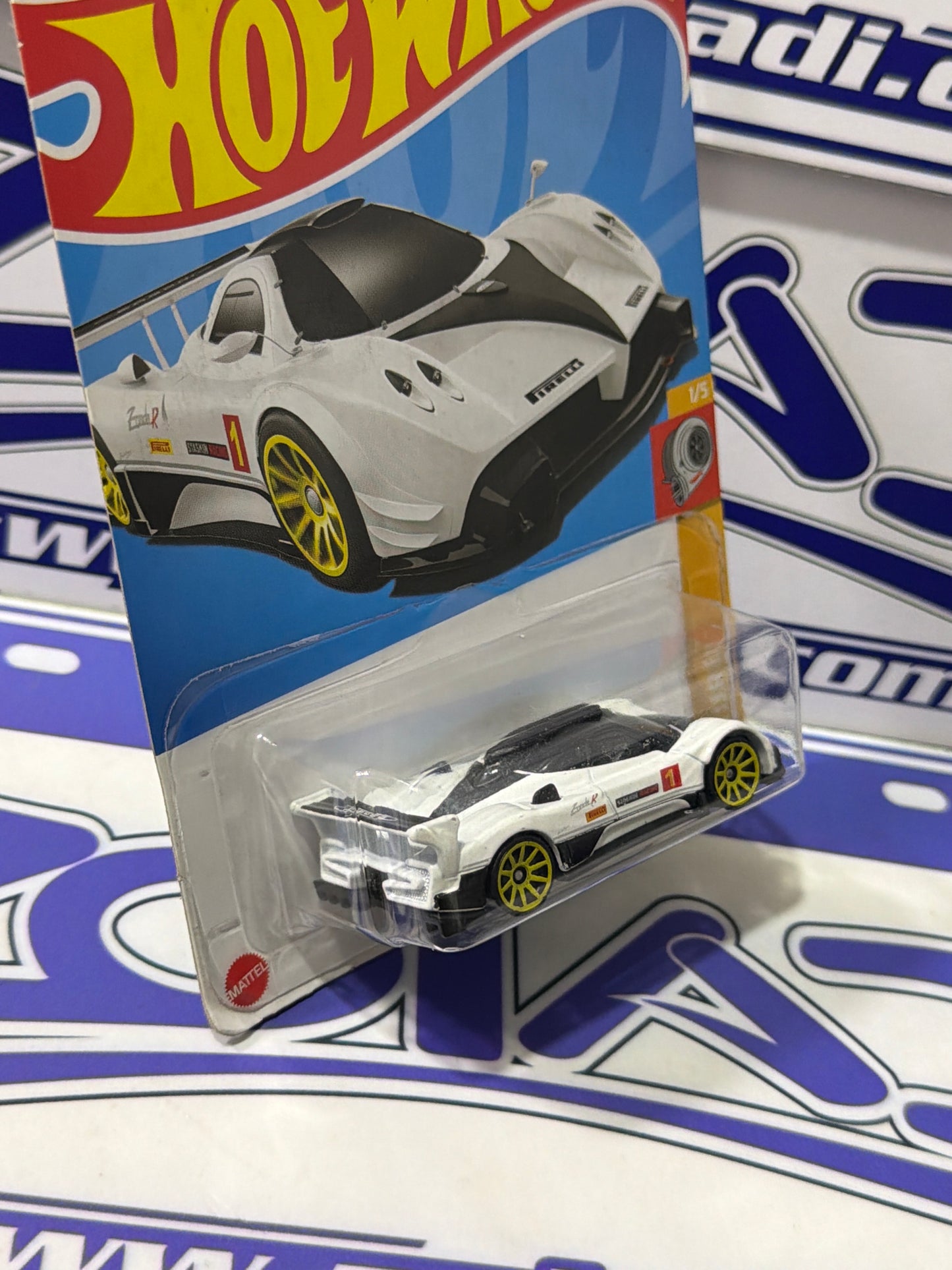 HKJ36 PAGANI ZONDA R