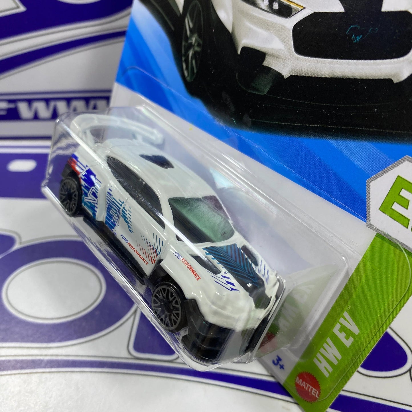 Hot Wheels FORD MUSTANG MACH E 1400 tienda Zoladi