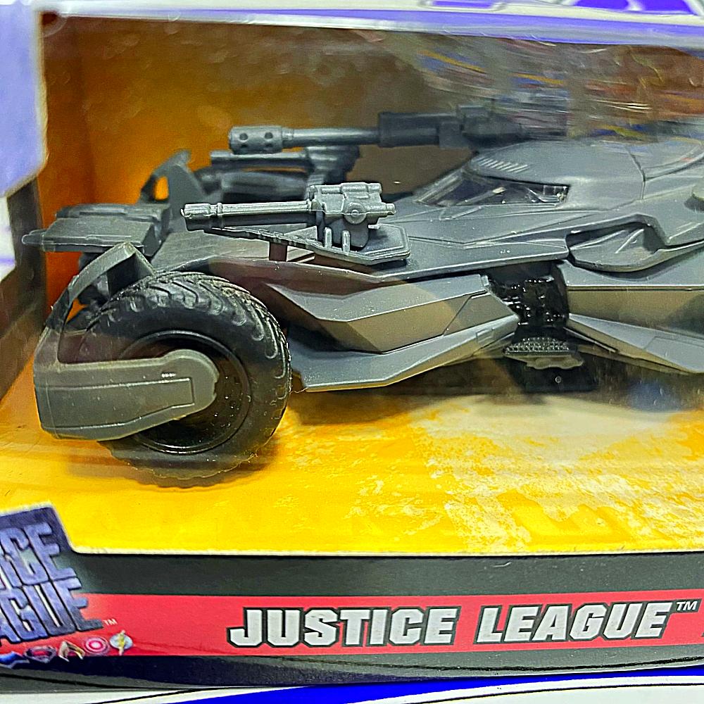 99230 1/32 JUSTICE LEAGUE BATMOBILE