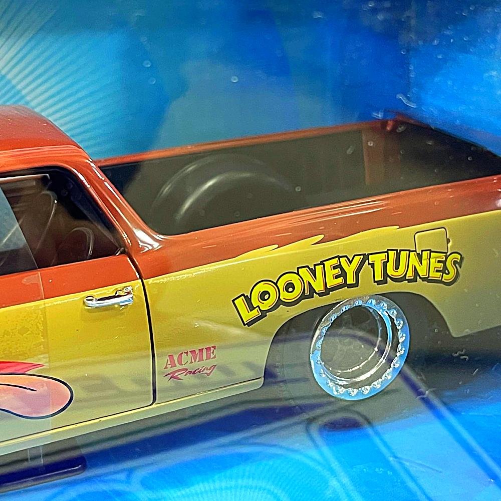 35130 1/24 TASMANIAN DEVIL & 1967 CHEVROLET EL CAMINO