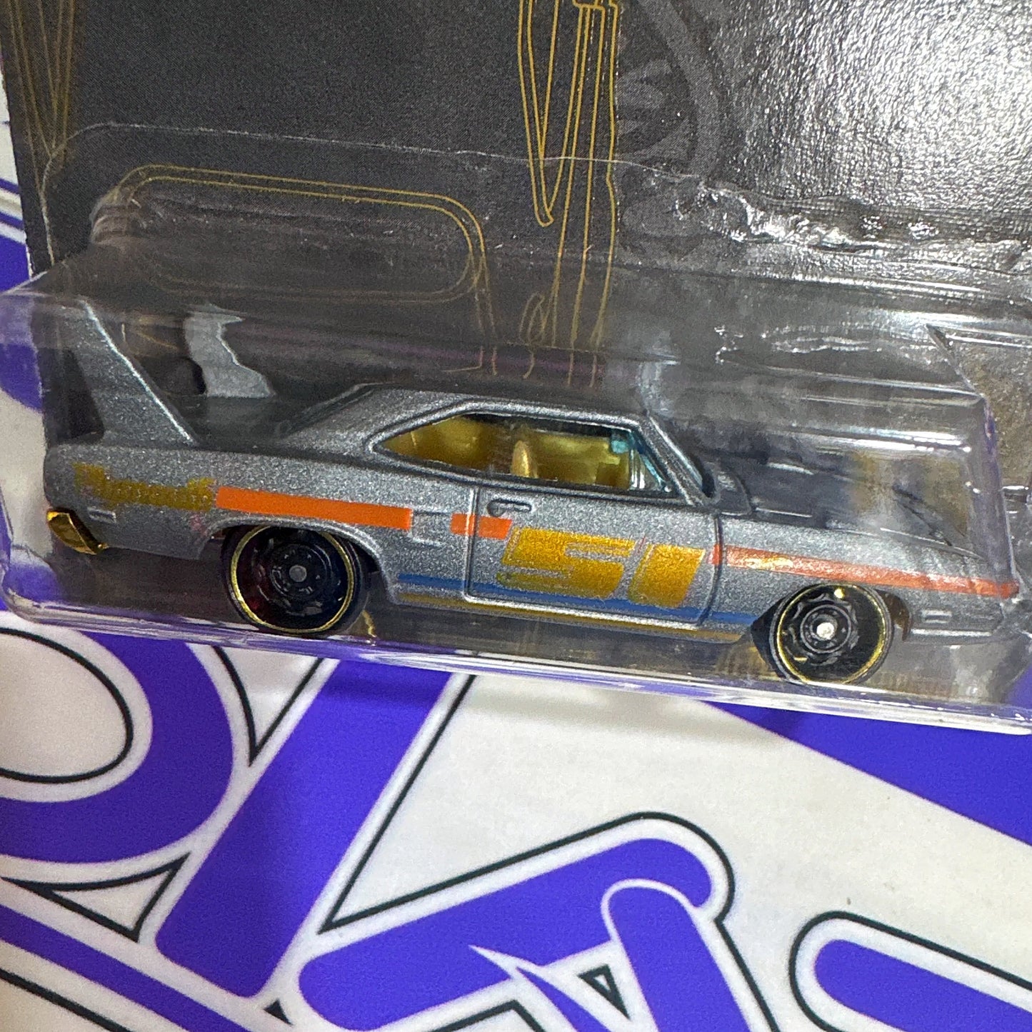 GHP00 PLYMOUTH SUPERBIRD