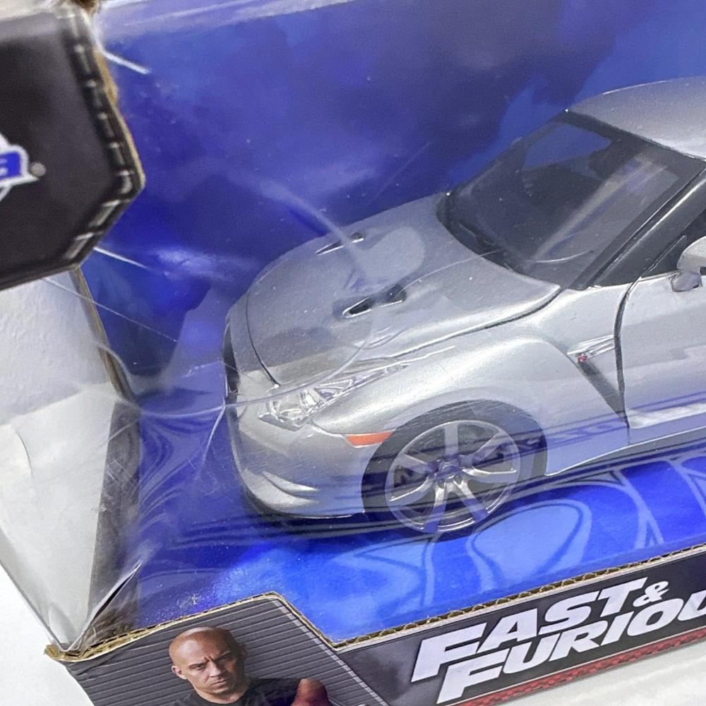 97212 BRIANS NISSAN GTR R35 1/24 JADA (CAJA DAÑADA)