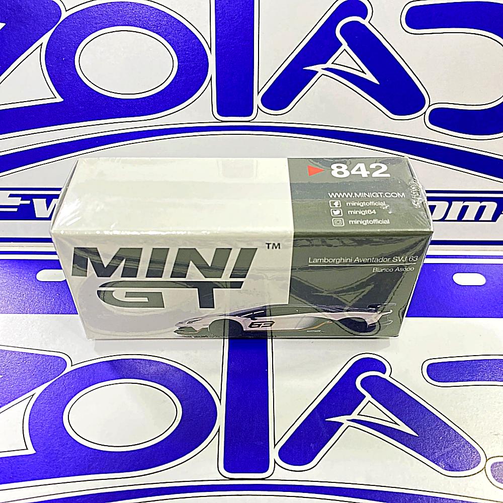 842 LAMBORGHINI AVENTADOR SVJ 63