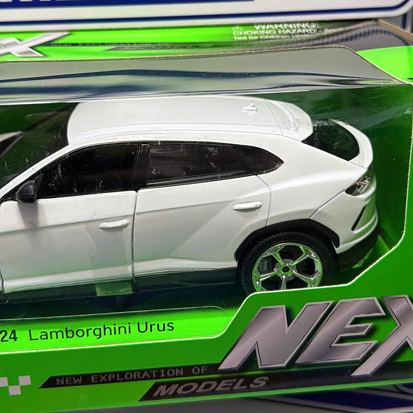 24094 LAMBORGHINI URUS 1/24