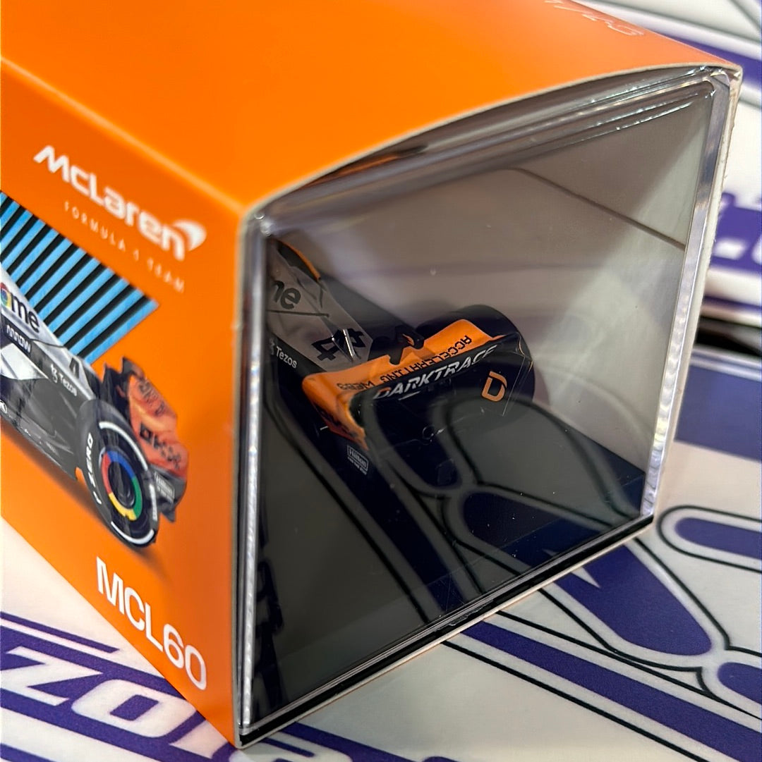 Burago 2023 F11 MCL60 Lando Norris C/Helmet