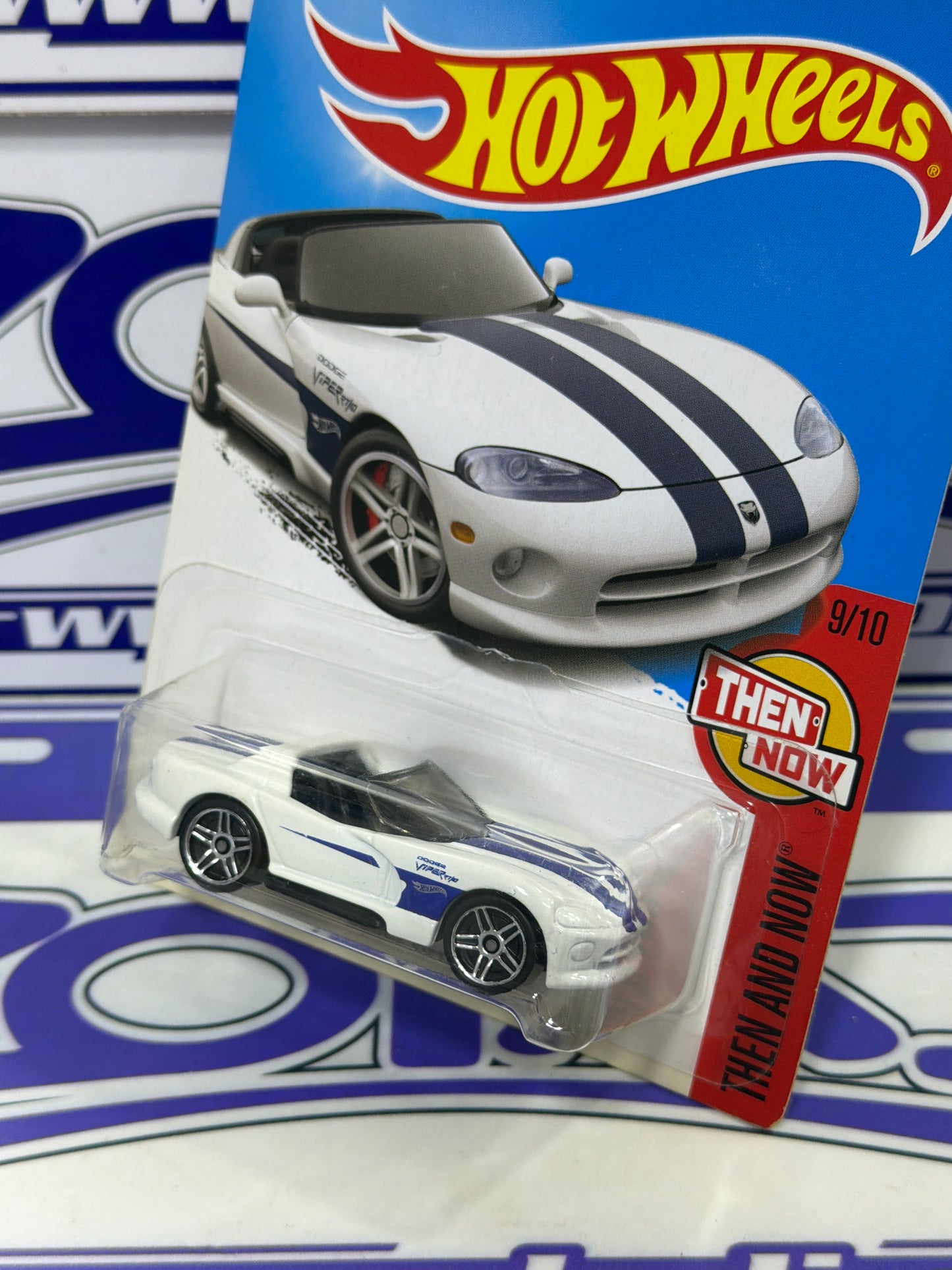 DVC49 DODGE VIPER RT