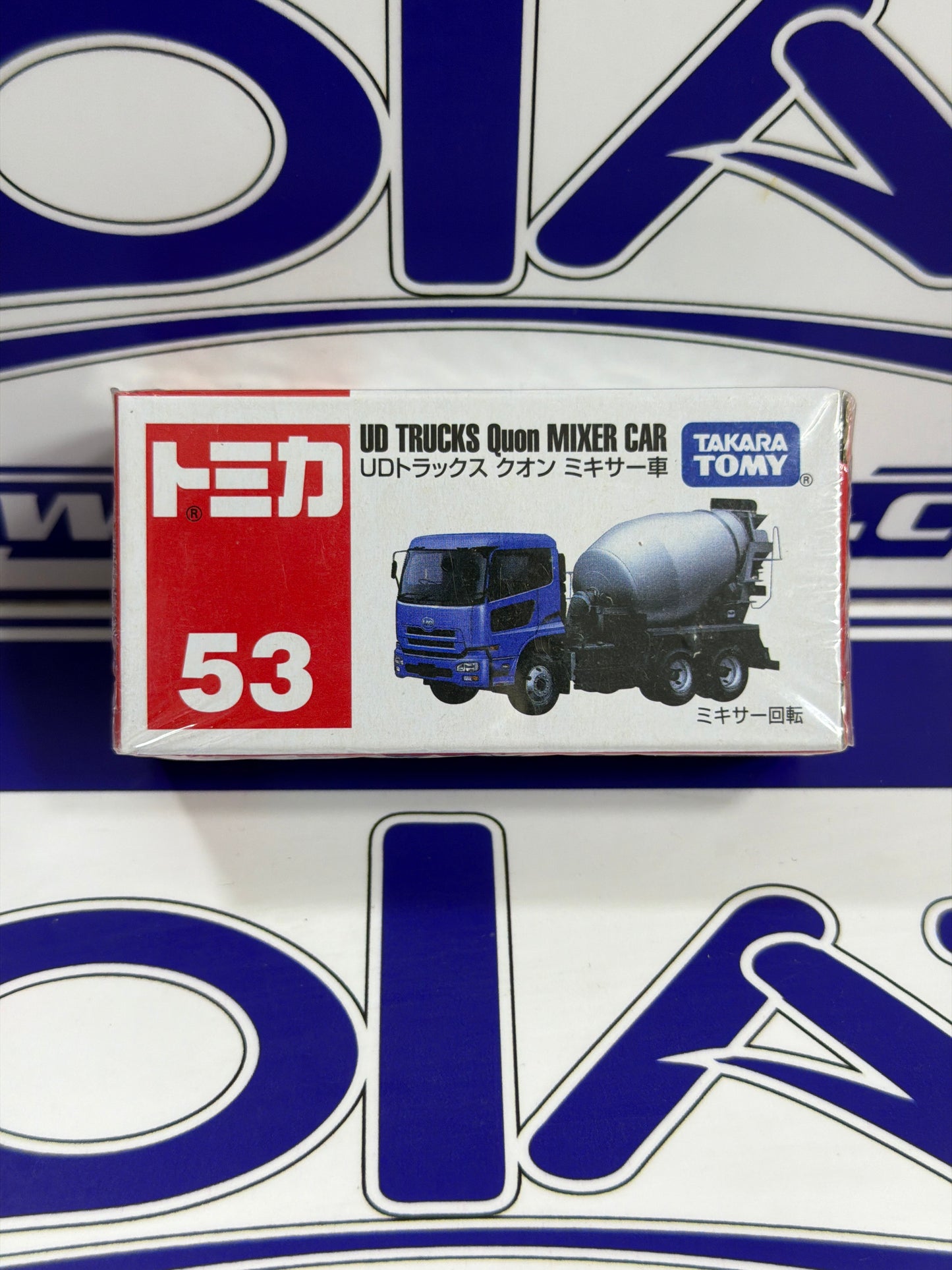 53 UD TRUCKS QUON MIXER CAR TAKARA TOMY