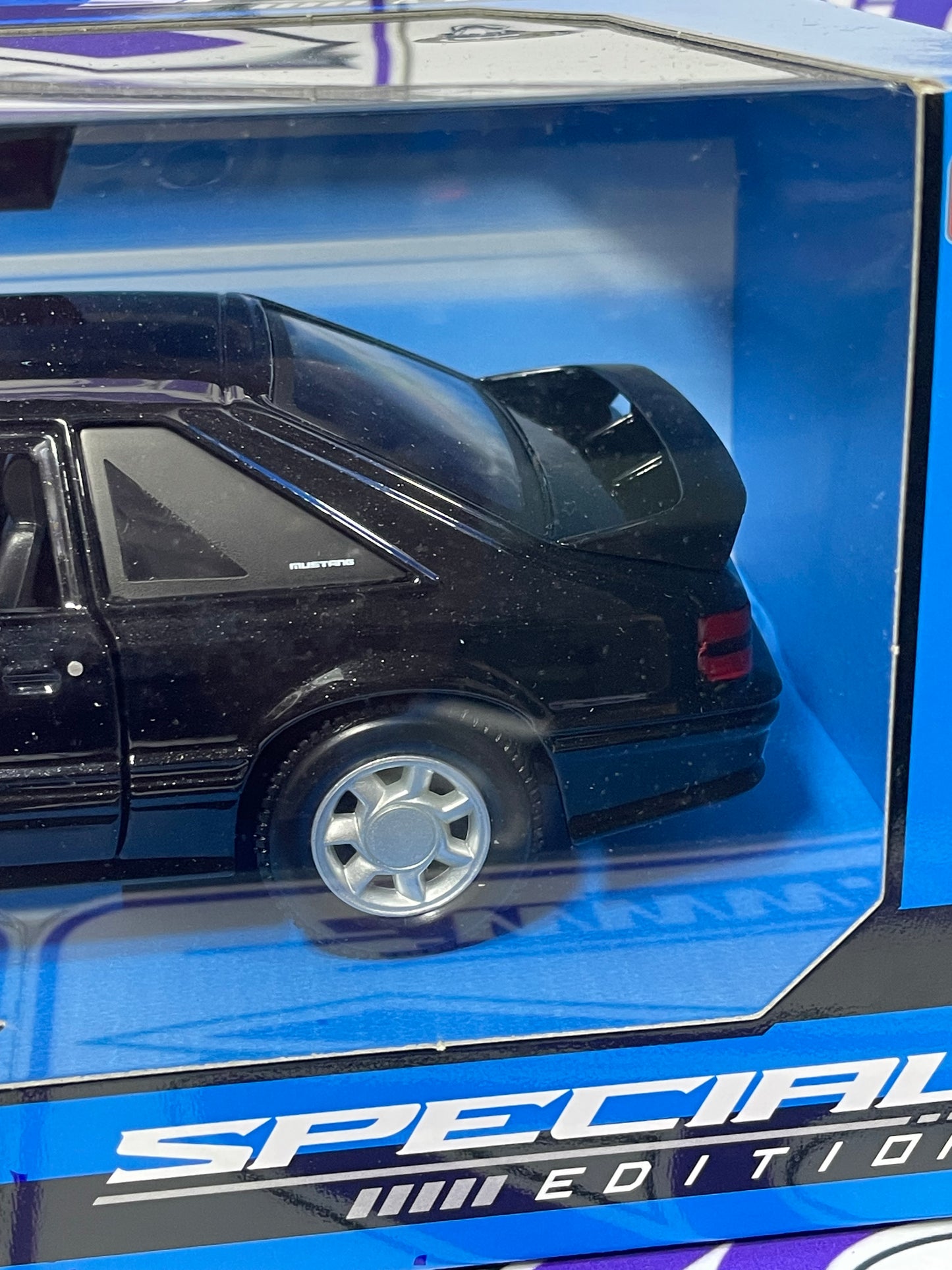 32906 1/24 1993 FORD MUSTANG SVT COBRA