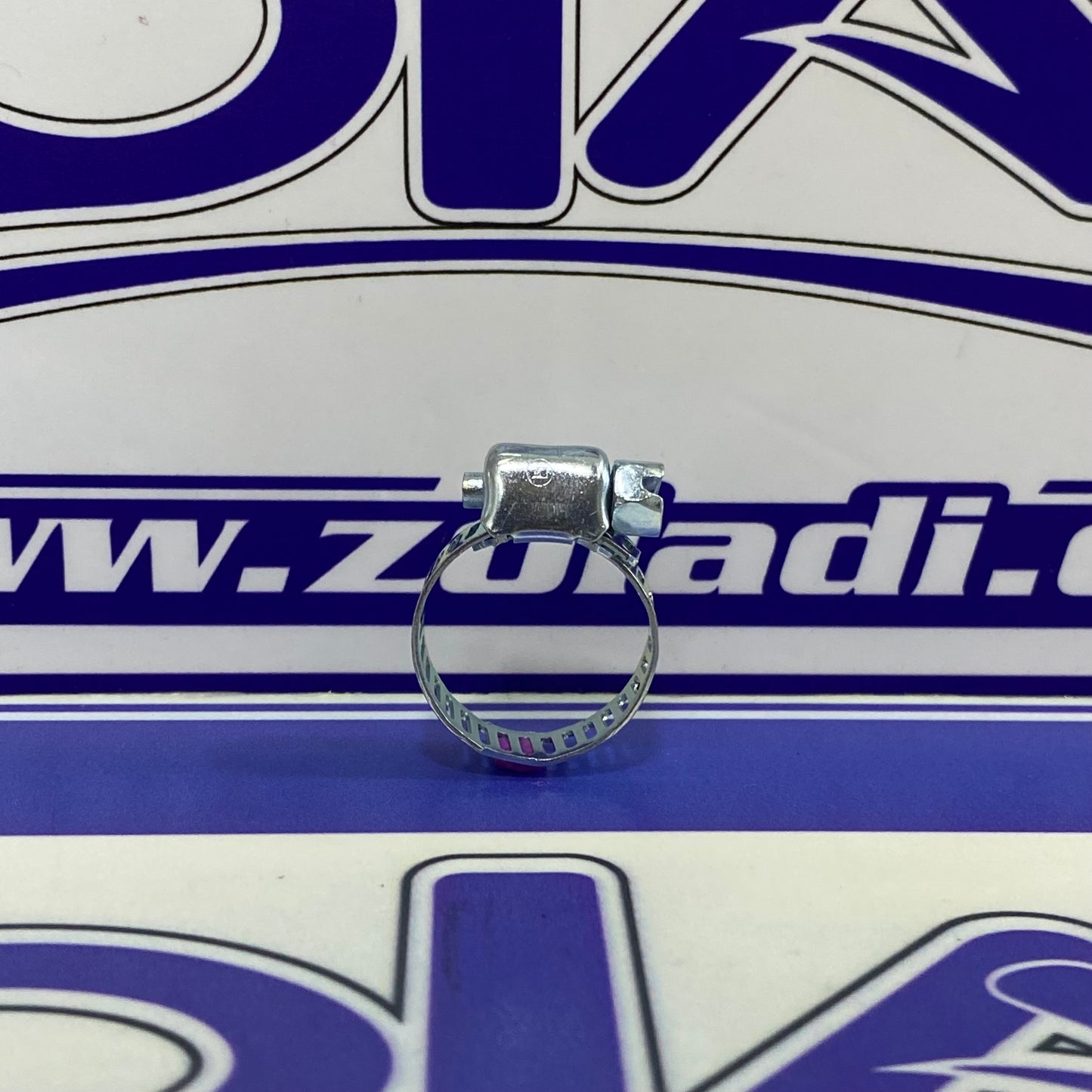 ABRAZADERA DE METAL PARA MANGUERA Y TUBERIA 3/4”