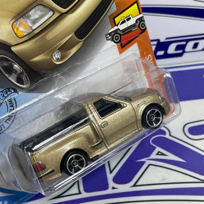 FORD F 150 SVT LIGHTNING Hot Wheels disponible en Zoladi Lima