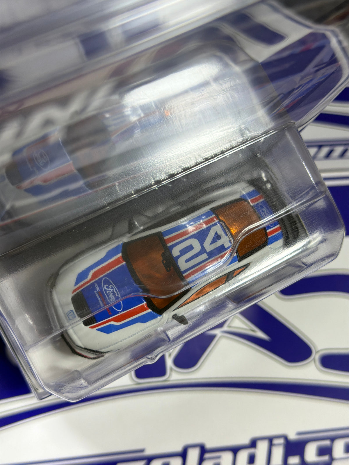 1172 FORD MUSTANG DARK HORSE 24 MINI GT (CHASE)