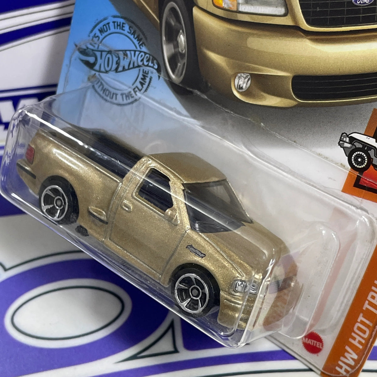Hot Wheels FORD F 150 SVT LIGHTNING tienda Zoladi