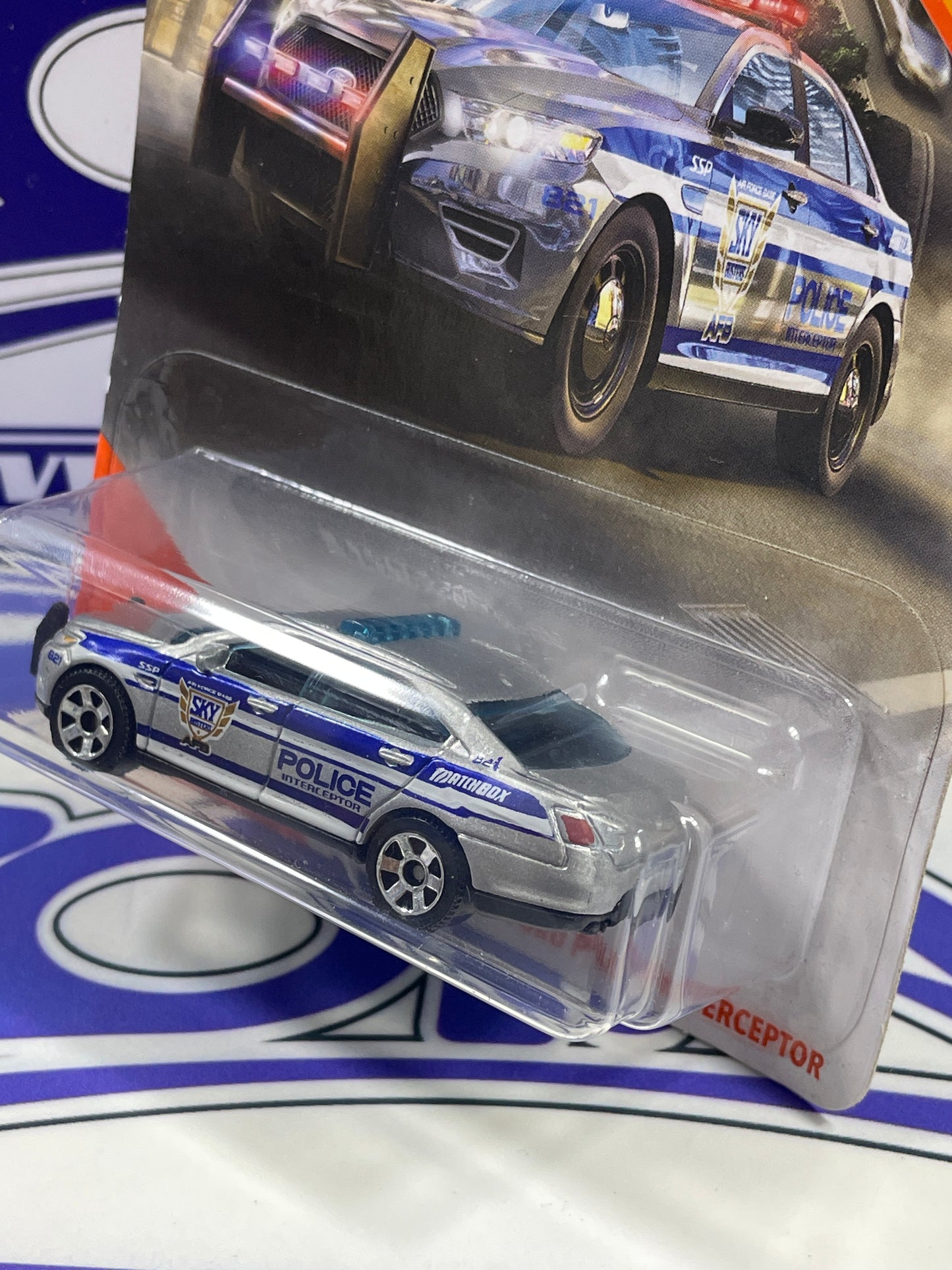 GKK86 FORD POLICE INTERCEPTOR