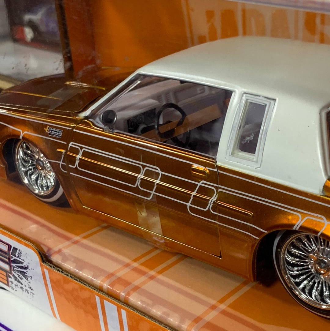 35215 BUICK GRAND NATIONAL 1/24