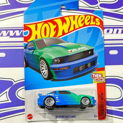 FORD MUSTANG FALKEN - Hot Wheels - Zoladi Perú