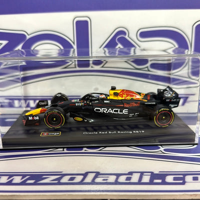02418 RB19 MAX VERSTAPPEN #1 RED BULL (CON ACRILICO/CON CASCO) 2023