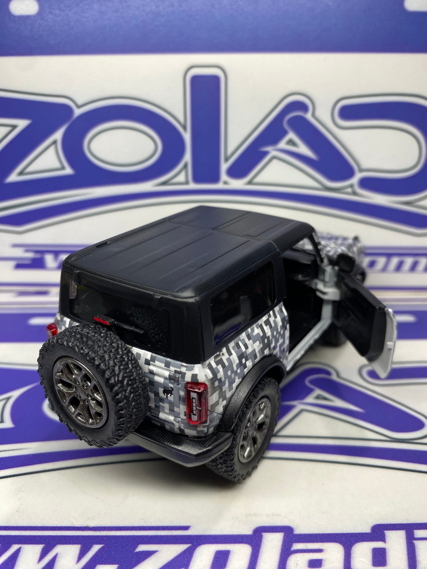 SU 2022 FORD BRONCO 1/34