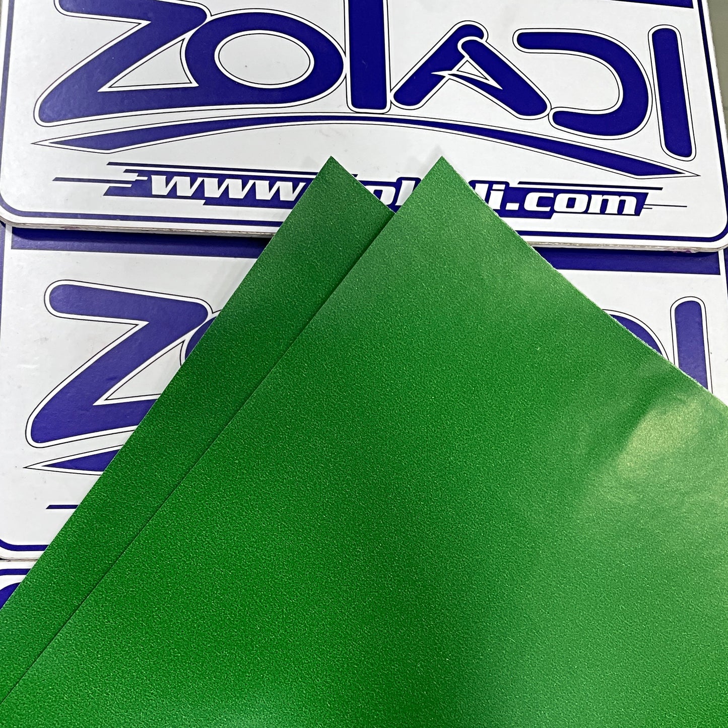 2 PLIEGOS PAPEL LUSTRE VERDE