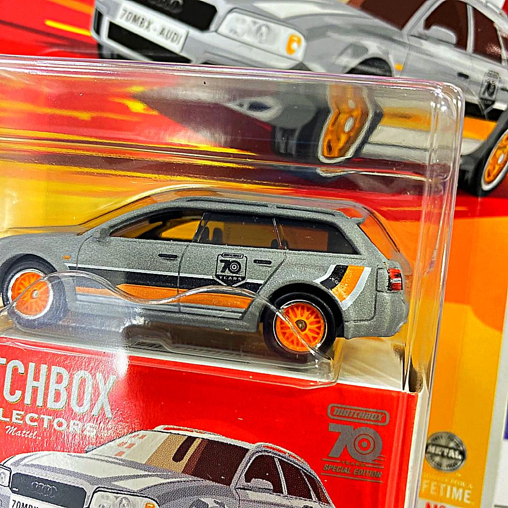 HLJ69 2002 AUDI RS 6 AVANT