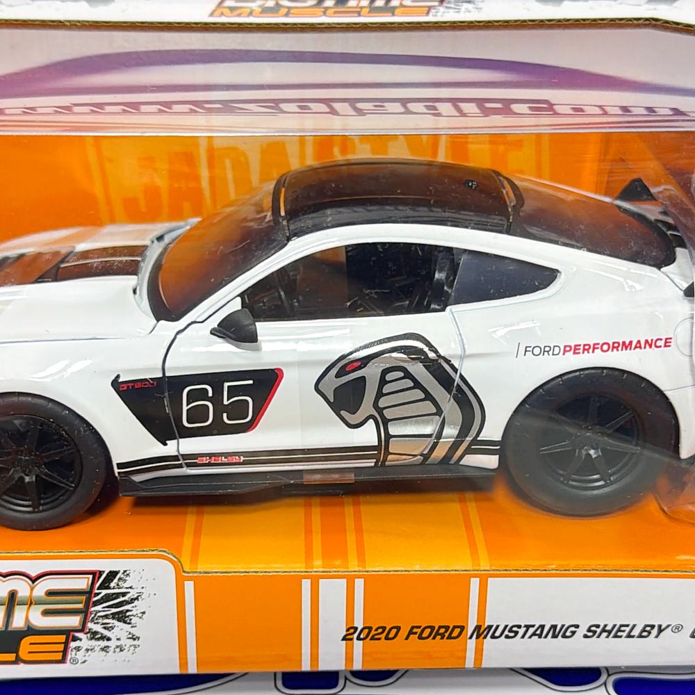 35216 FORD MUSTANG SHELBY GT500 1/24