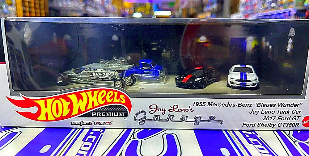 HKC17 GAY LEONS GARAGE