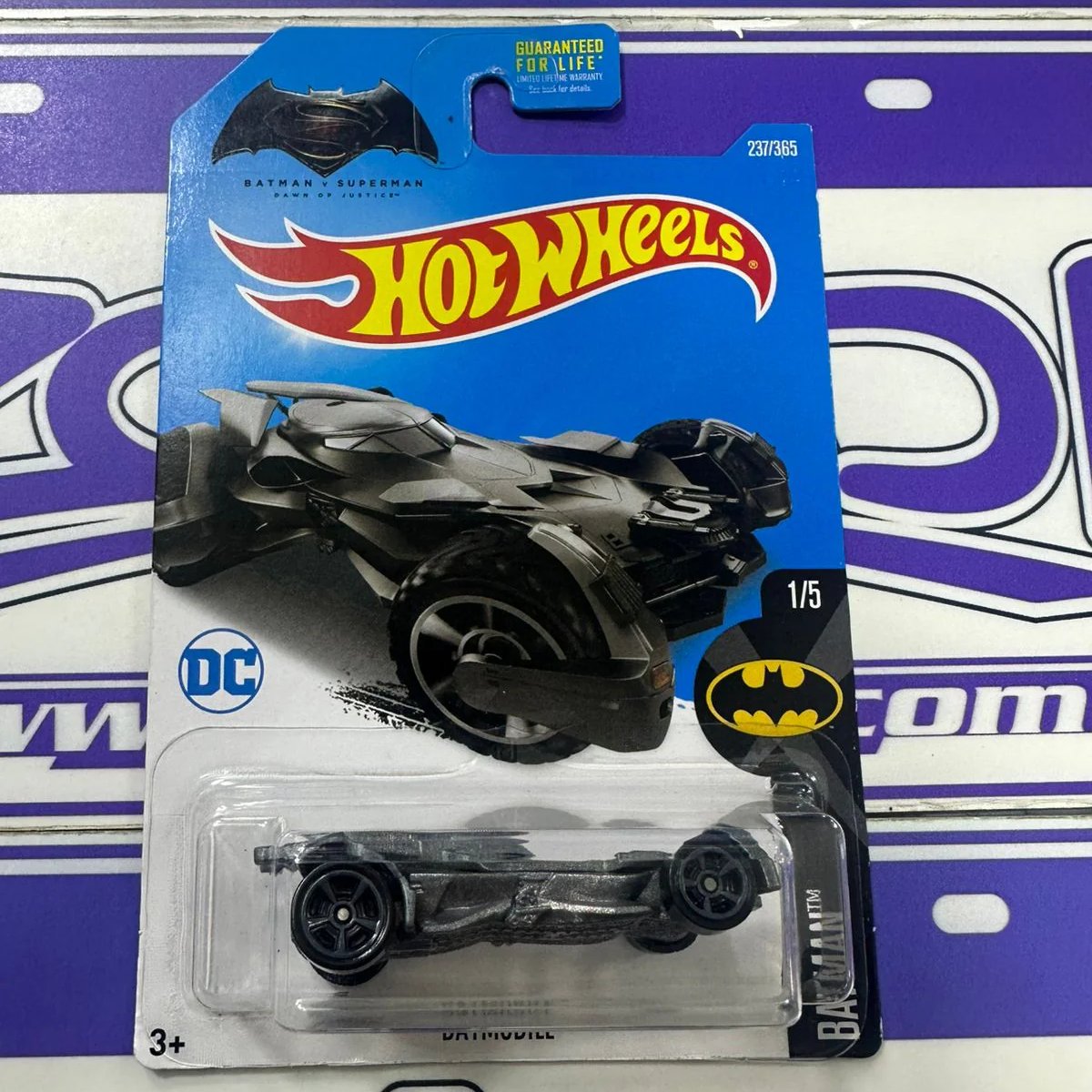 BATMOBILE - Hot Wheels - Zoladi Perú