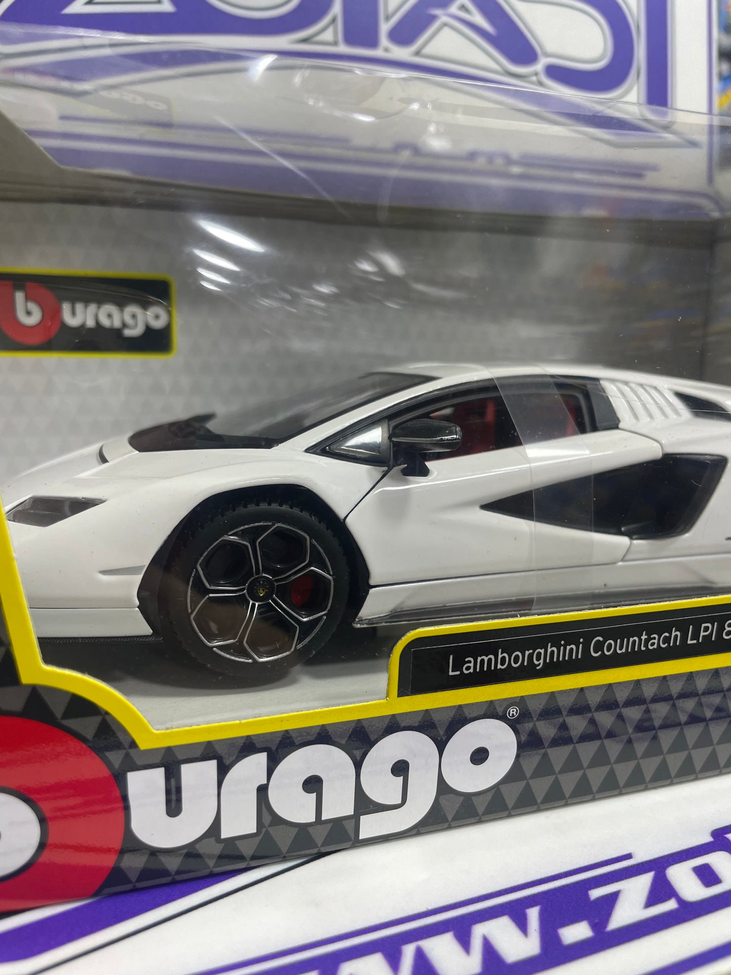 LAMBORGHINI COUNTACH LPI 800-4 1/24