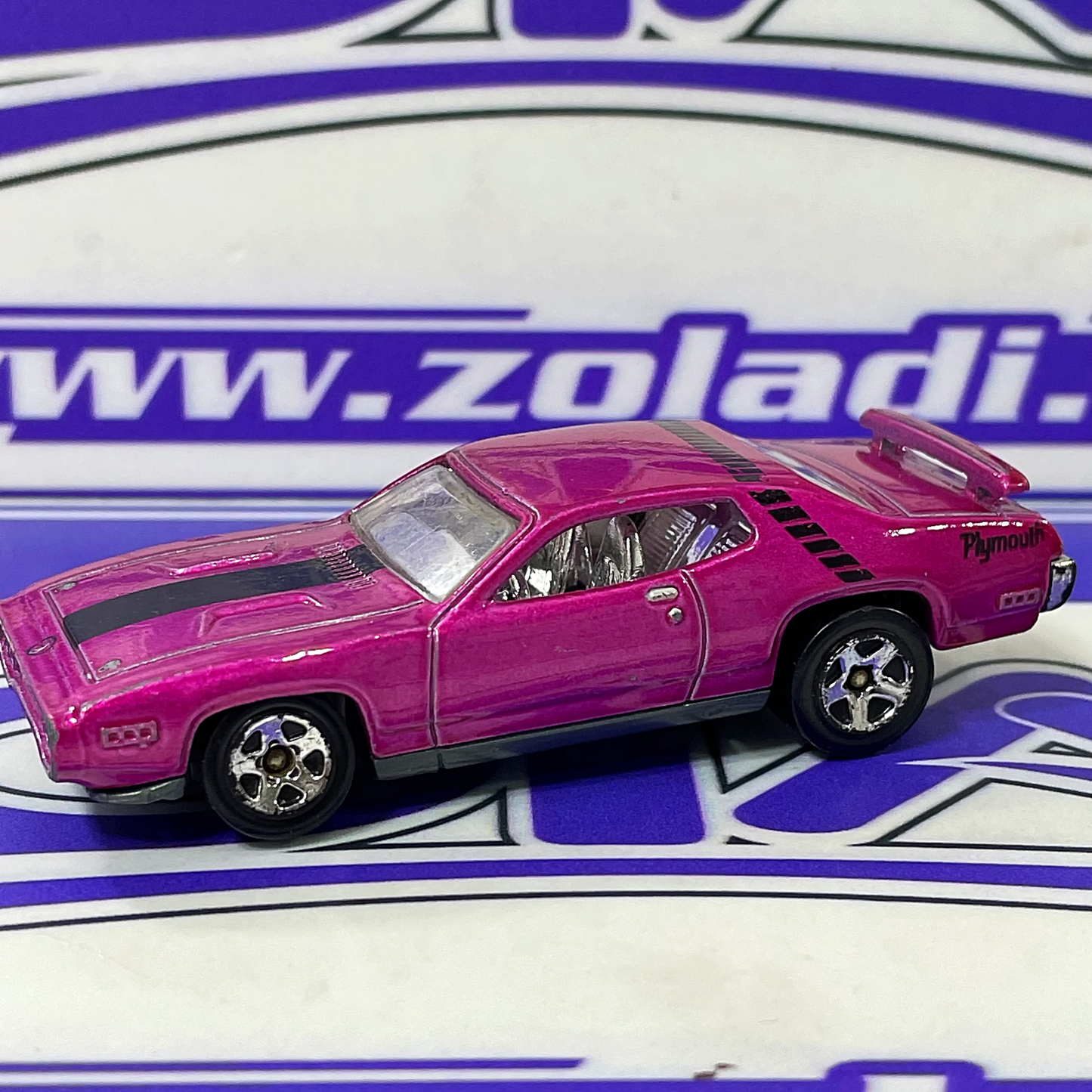 PLYMOUTH Hot Wheels disponible en Zoladi Lima