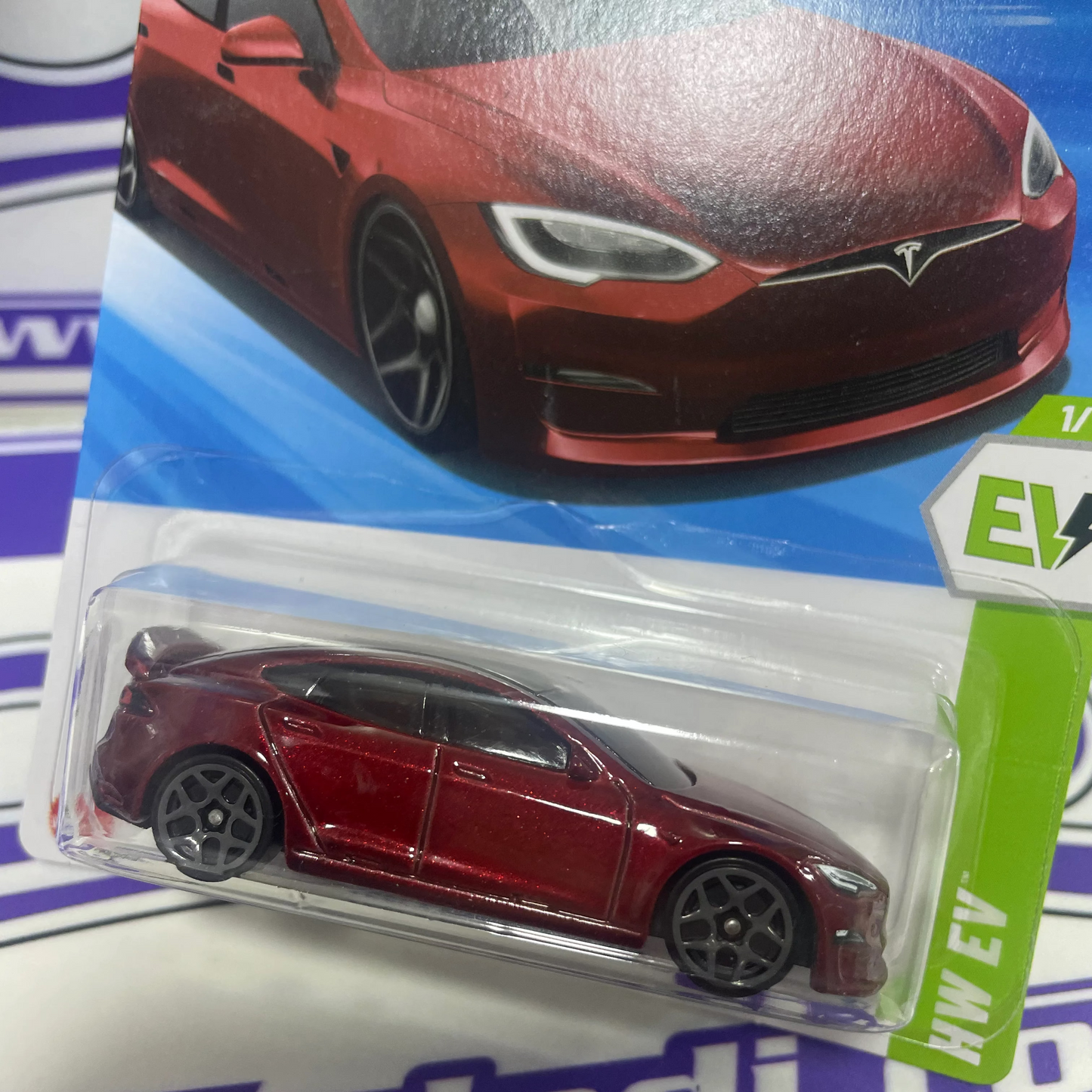 TESLA MODEL S PLAID Hot Wheels disponible en Zoladi Lima