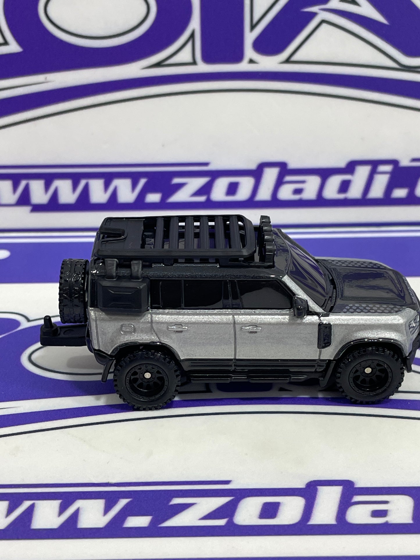SU 2023 LAND ROVER DEFENDER 110