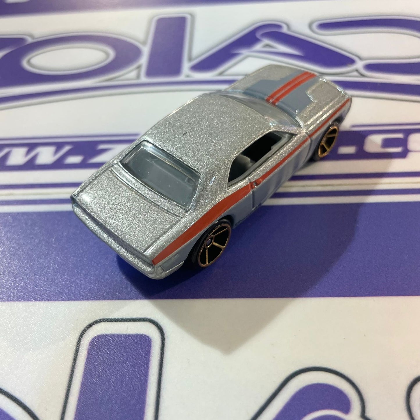 SU Dodge Challenger Concept Gris