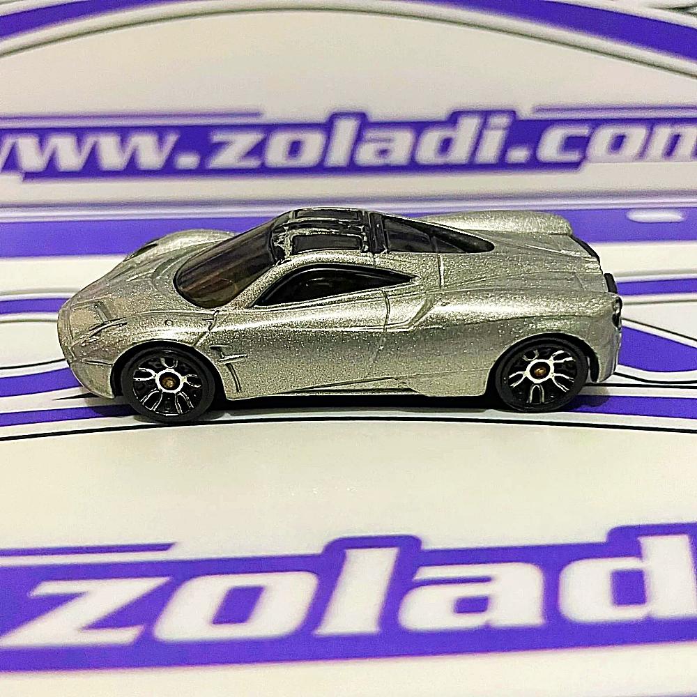 Su Pagani Huayra Gris