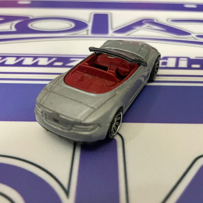 SU Aston Martin DBS Volante Plateado MB823