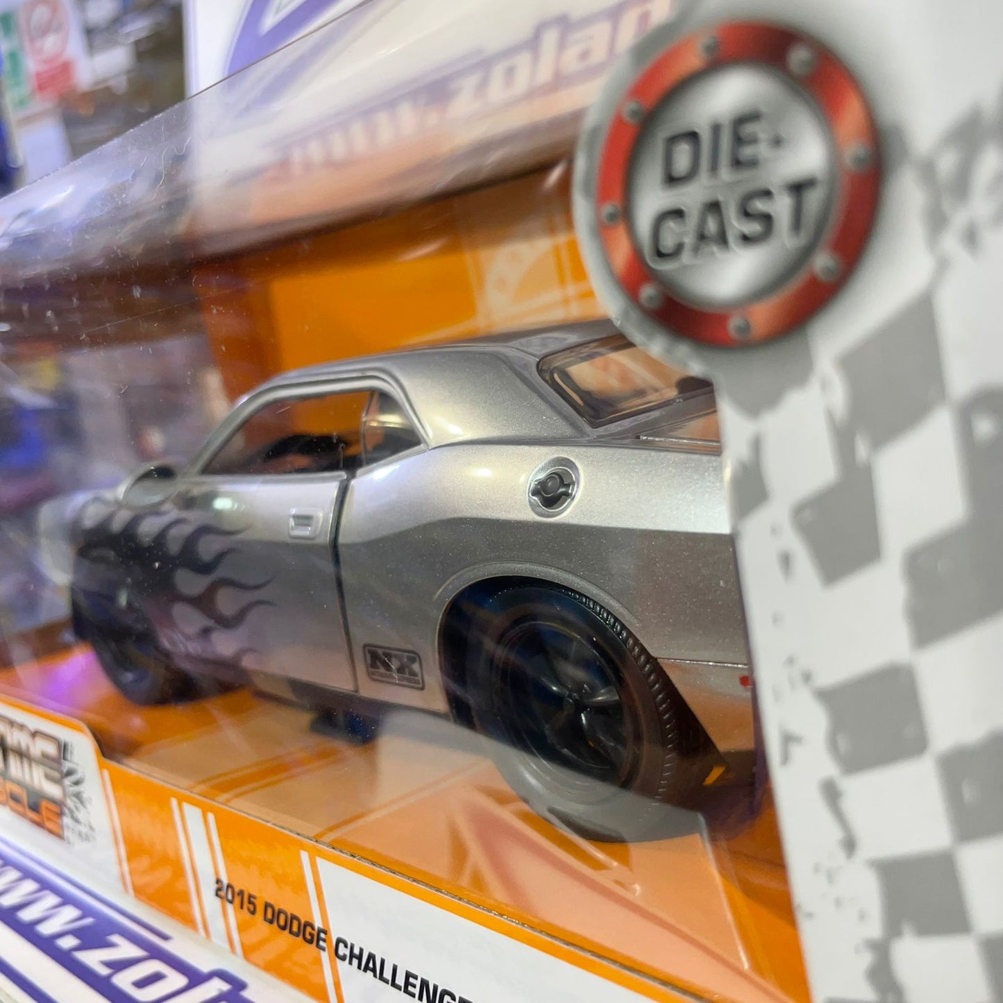 33880 2015 DODGE CHALLENGER SRT HELLCAT 1/24