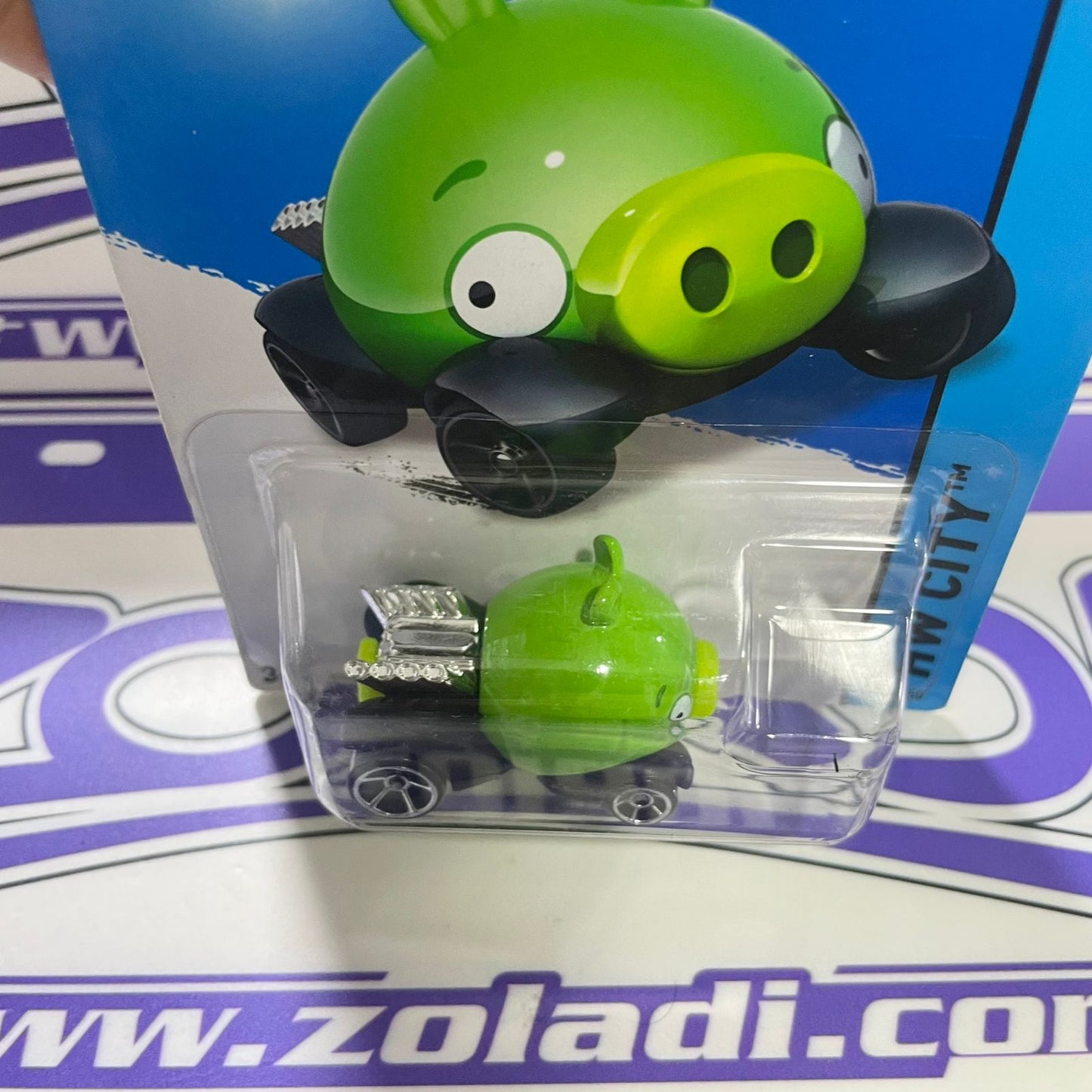 BFC90 ANGRY BIRDS MINION PIG