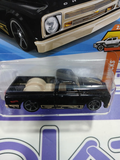 67 CHEVY C10 Hot Wheels disponible en Zoladi Lima
